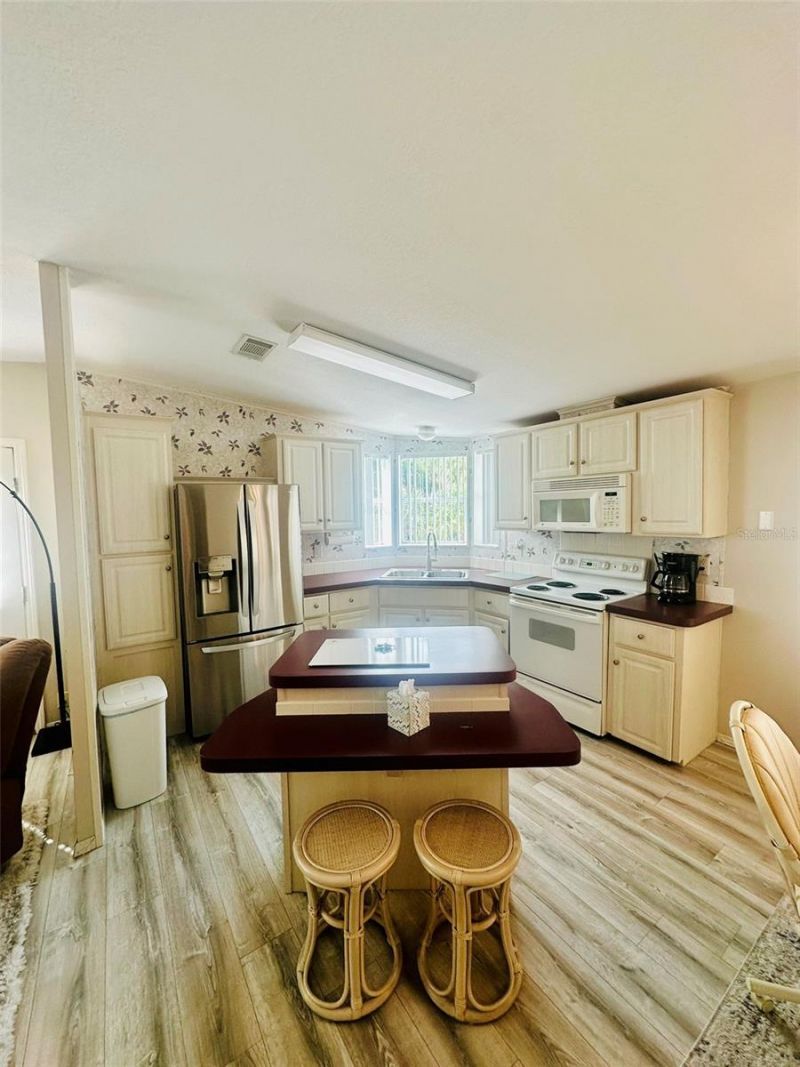 2305 Bay Drive , Bradenton, FL 34207 Photo