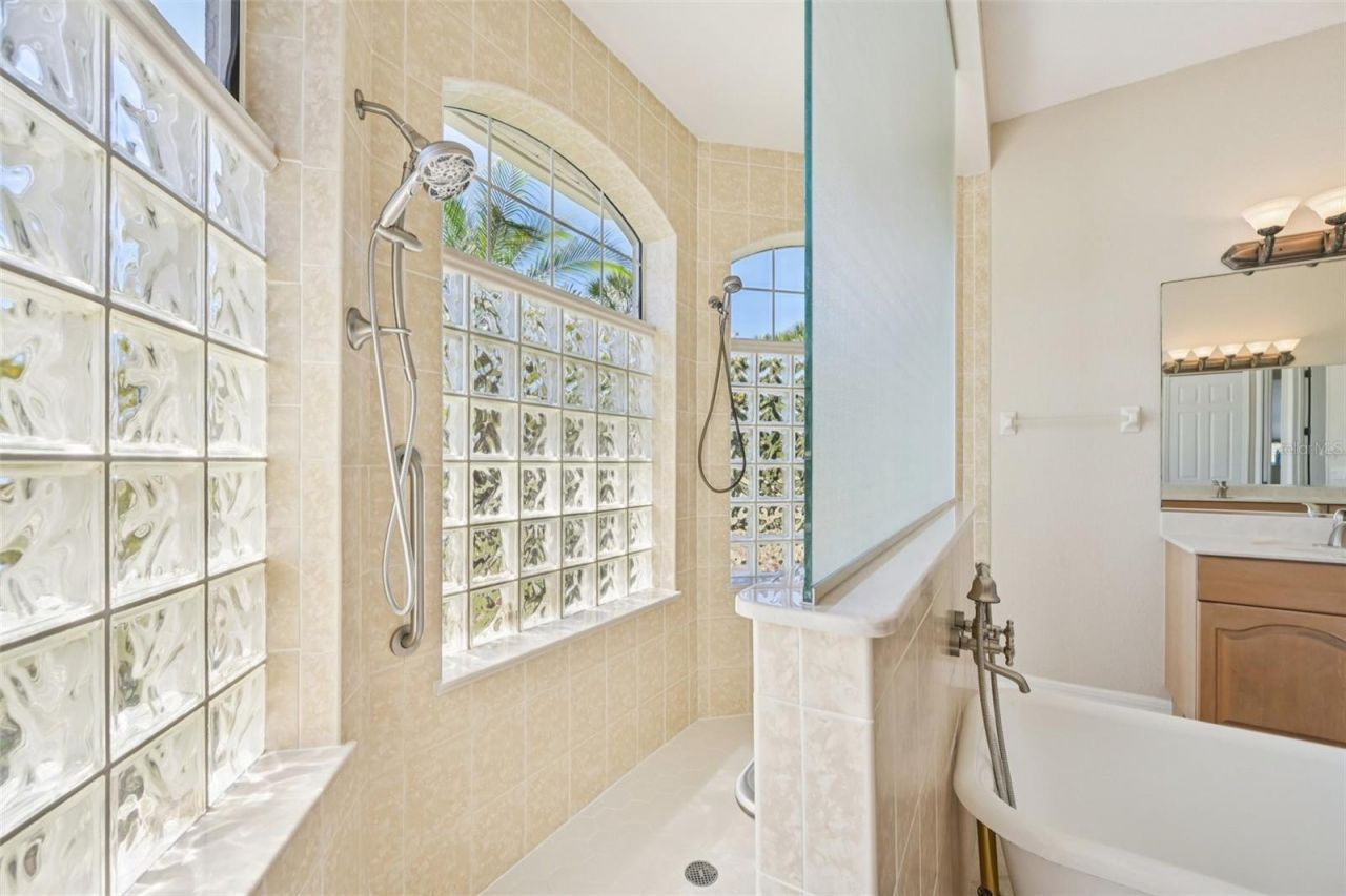 2160 W Hillsborough Boulevard, North Port, FL 34286 Photo