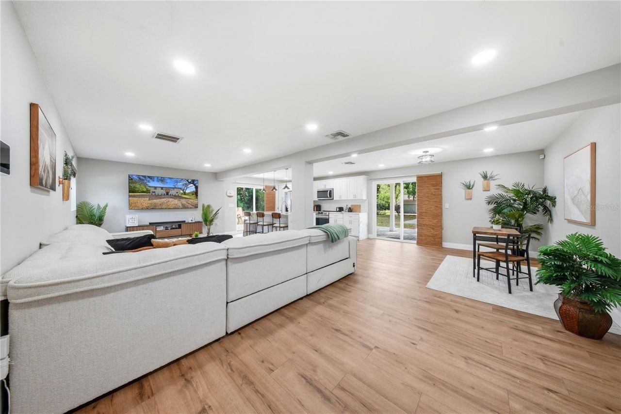 6902 E 29th Avenue , Tampa, FL 33619 Photo