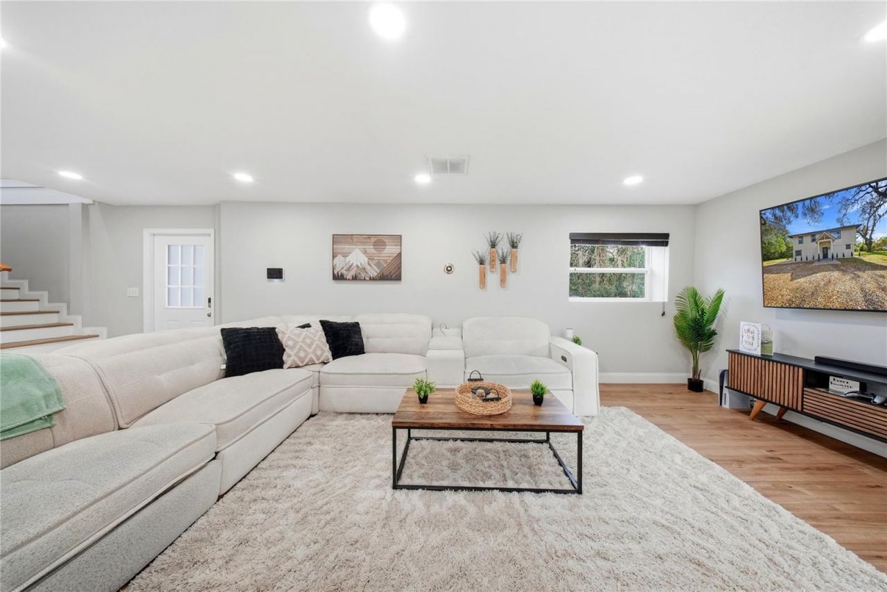 6902 E 29th Avenue , Tampa, FL 33619 Photo