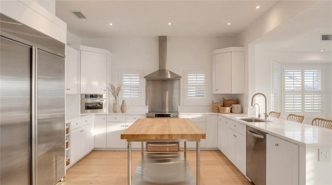 3110 1st Street W, Unit 101, Saint Pete Beach, FL 33706 Photo