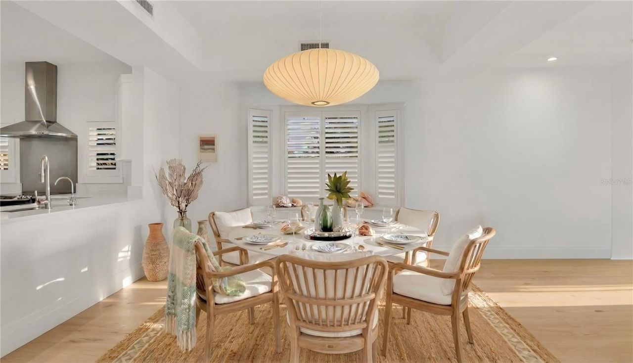 3110 1st Street W, Unit 101, Saint Pete Beach, FL 33706 Photo