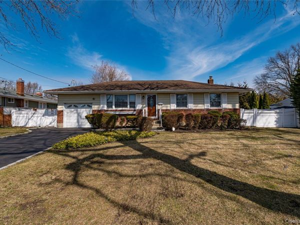 23 Olga Lane , Commack, NY 11725