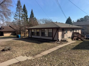 323 Van Buren Avenue N, Hopkins, MN 55343