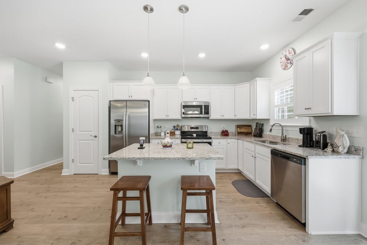 1700 Wren St. Photo 5