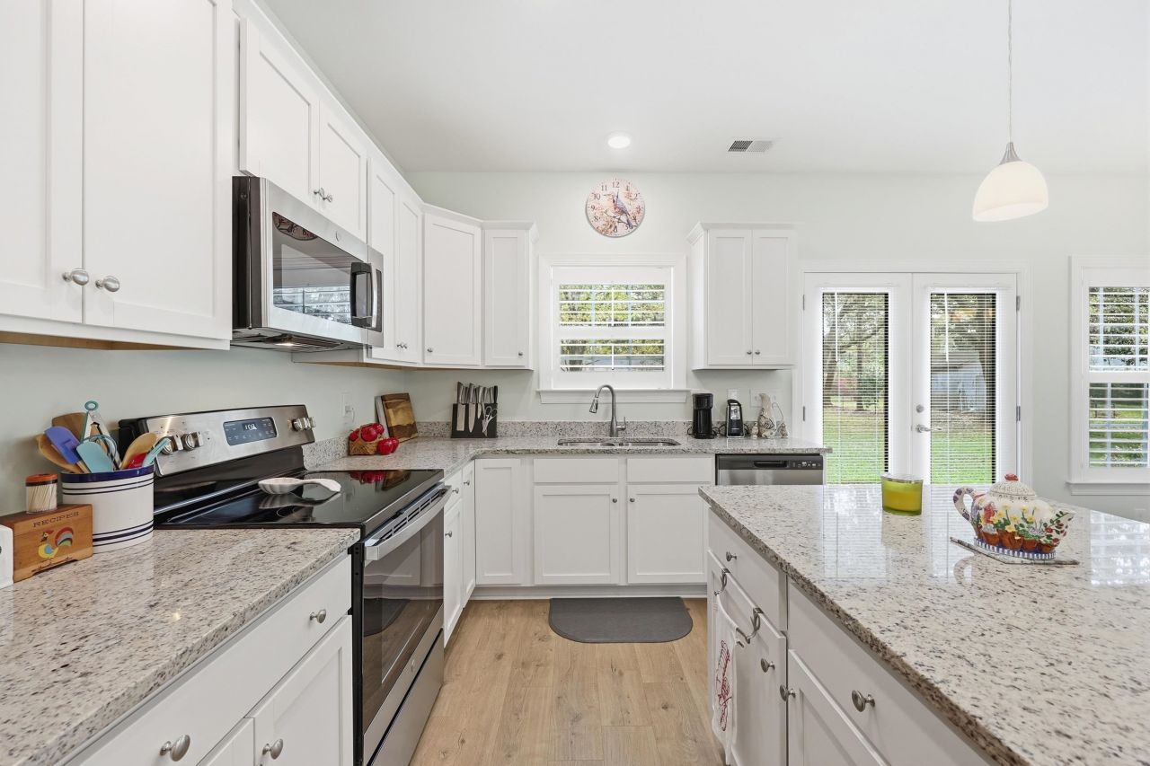 1700 Wren St. Photo 6