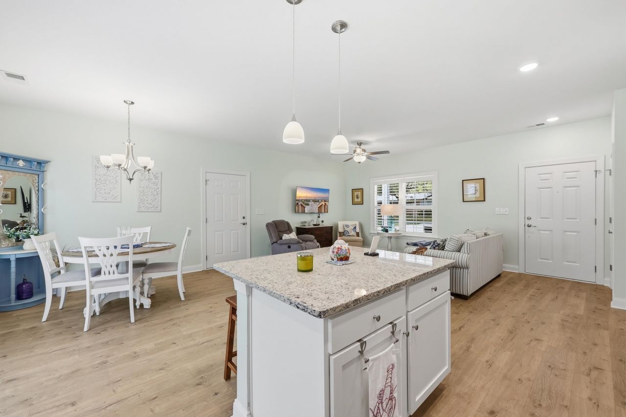 1700 Wren St. Photo 7