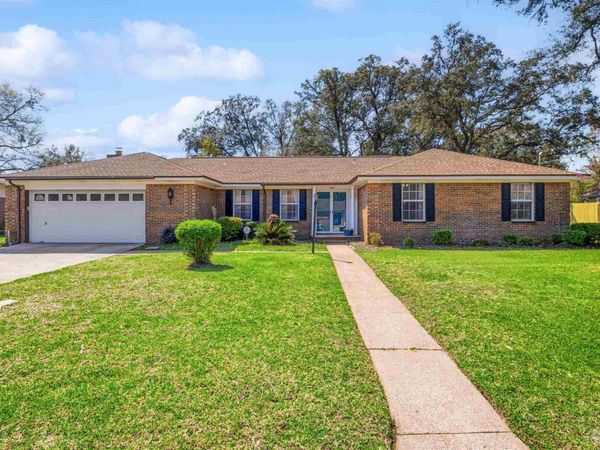 7865 Chesterfield Rd, Pensacola, FL 32506