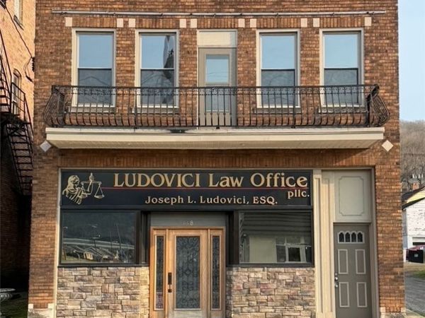 448 Carolina Ave, Chester, WV 26034