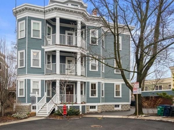 12 Fainwood Circle, Unit 1, Cambridge, MA 02139