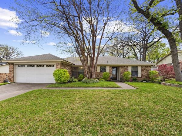 4510 Indian Oaks Trail , Arlington, TX 76017