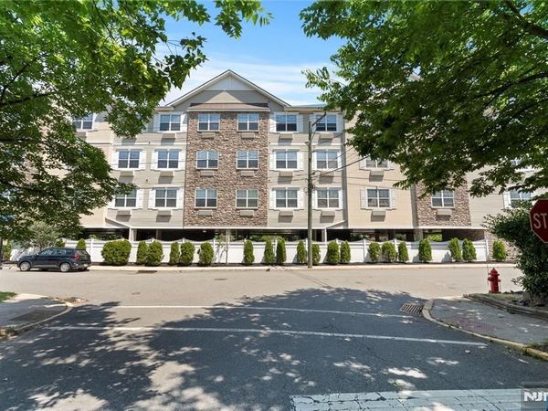 1 Parkway 209, WALLINGTON, NJ 07057