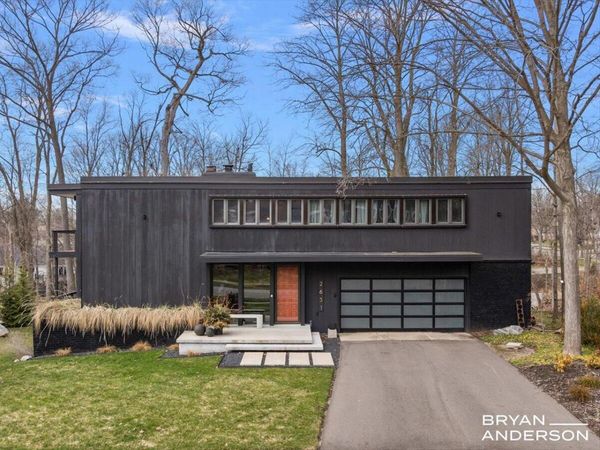 2631 Greentree Drive SE, Grand Rapids, MI 49546