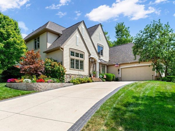 665 Matthews Brook Lane , Powell, OH 43065