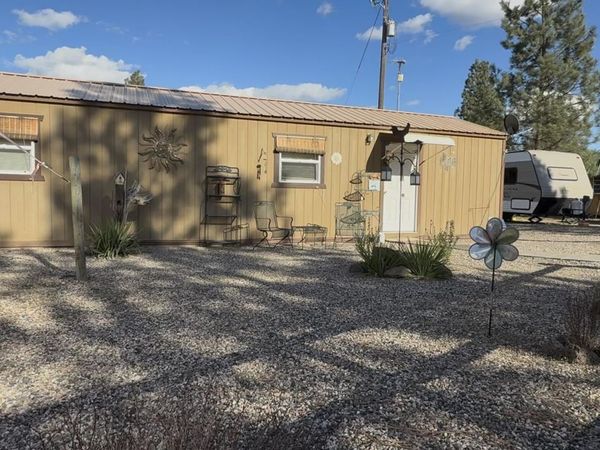 48568 E Bull Run Rd, Ford, WA 99013