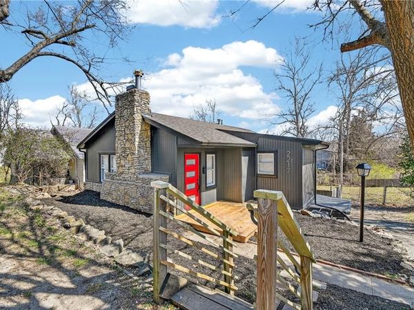 2217 S Cedar Avenue, Independence, MO 64052