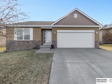 17129 Colony Drive , Omaha, NE 68136