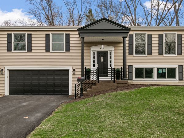 212 S River Road , Naperville, IL 60540