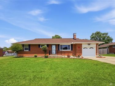 819 Waldrun Avenue, Riverside, OH 45404