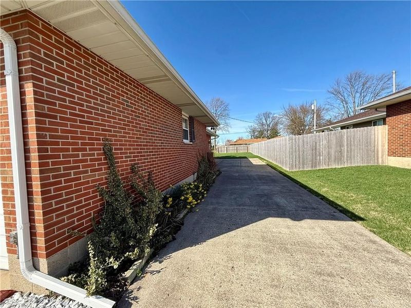 819 Waldrun Avenue, Riverside, OH 45404 Photo 27