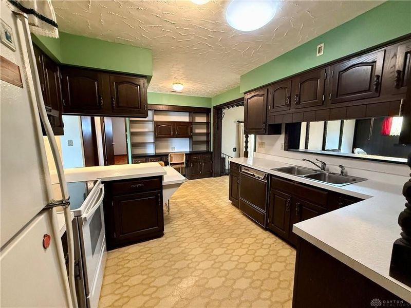 819 Waldrun Avenue, Riverside, OH 45404 Photo 5