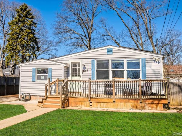 255 26th Street , Copiague, NY 11726