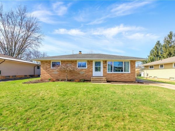 6616 Kingsdale Boulevard , Parma Heights, OH 44130
