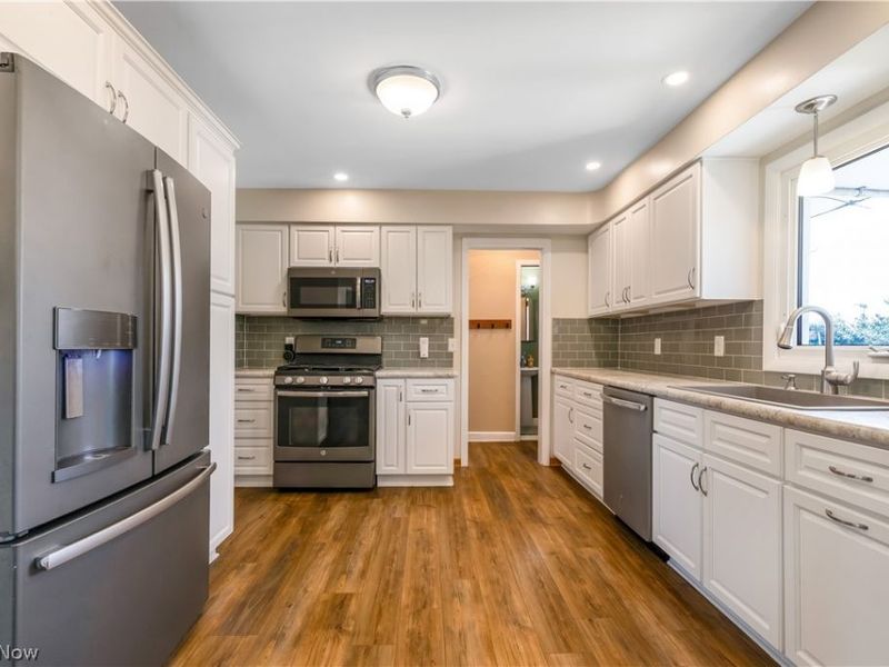 6616 Kingsdale Boulevard, Parma Heights, OH 44130 Photo 10