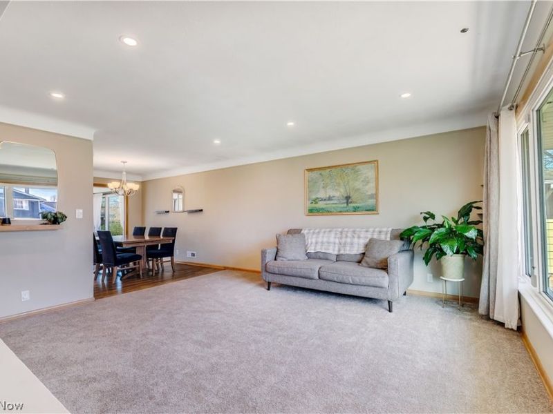 6616 Kingsdale Boulevard, Parma Heights, OH 44130 Photo 2