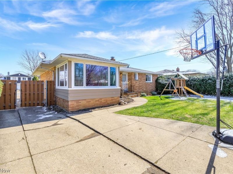 6616 Kingsdale Boulevard, Parma Heights, OH 44130 Photo 32