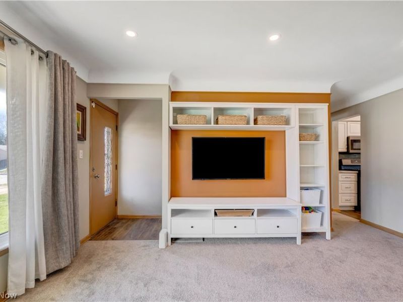 6616 Kingsdale Boulevard, Parma Heights, OH 44130 Photo 5