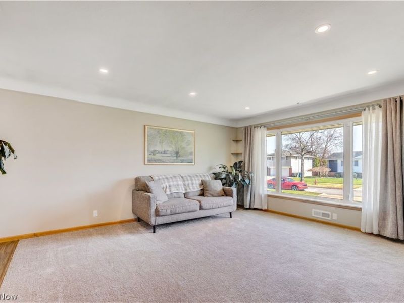 6616 Kingsdale Boulevard, Parma Heights, OH 44130 Photo 6