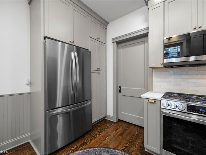 150 Denison Avenue, Elyria, OH 44035 Photo 5