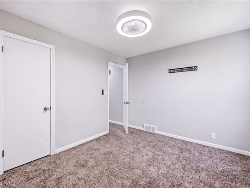 2138 Hermosa Drive , Youngstown, OH 44511 Photo 19