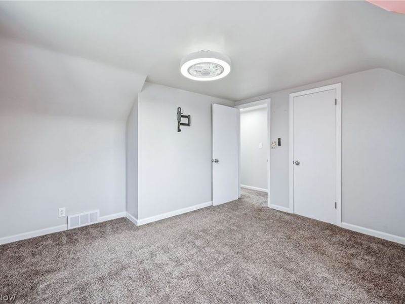 2138 Hermosa Drive , Youngstown, OH 44511 Photo 23