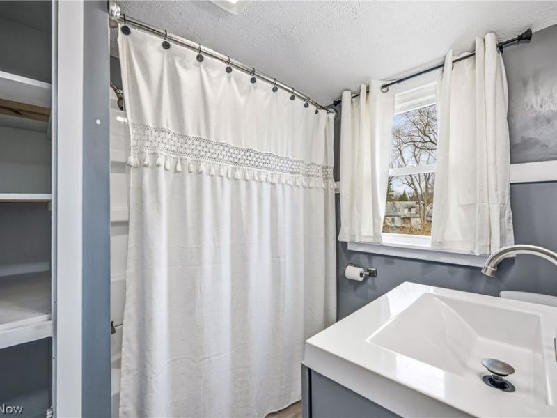 2138 Hermosa Drive , Youngstown, OH 44511 Photo 25