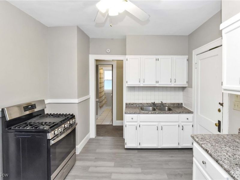 2477 Lee Road, Cleveland Heights, OH 44118 Photo 15