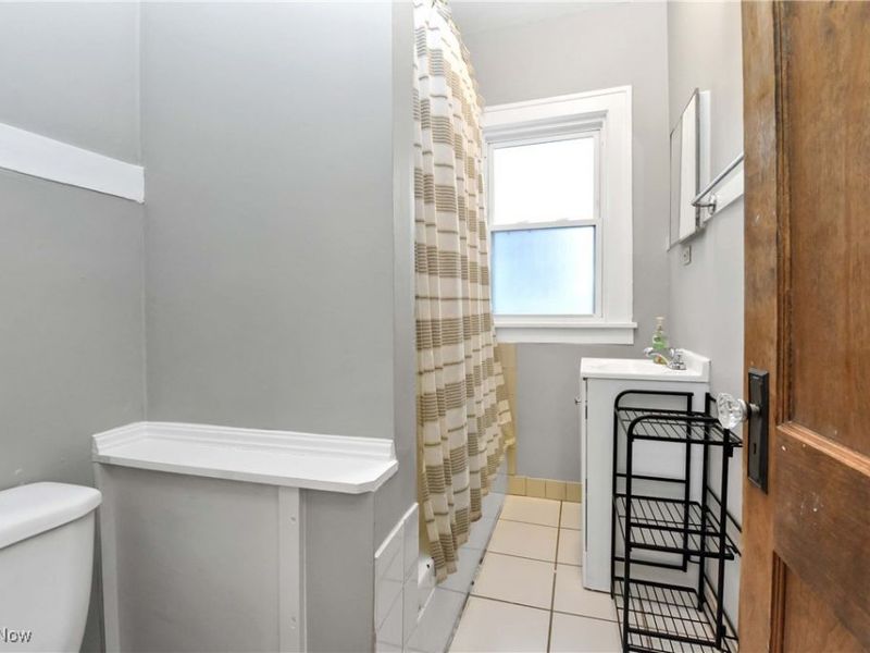 2477 Lee Road, Cleveland Heights, OH 44118 Photo 16