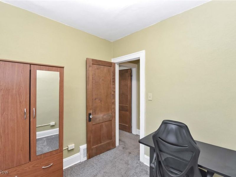 2477 Lee Road, Cleveland Heights, OH 44118 Photo 20