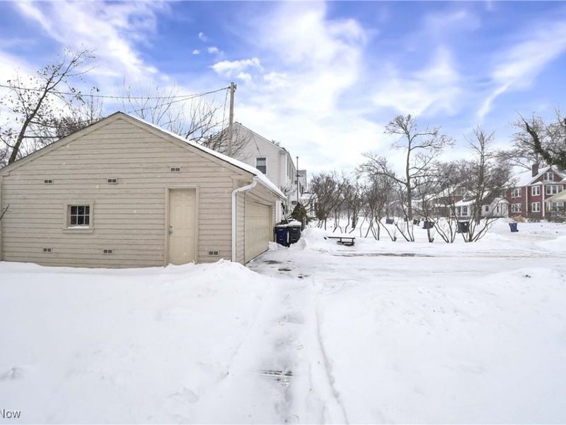 2477 Lee Road, Cleveland Heights, OH 44118 Photo 33