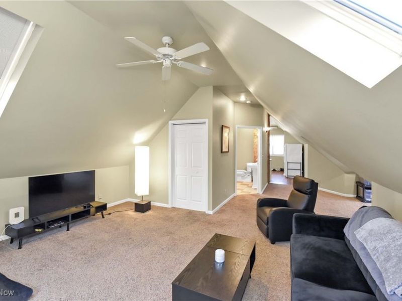 2477 Lee Road, Cleveland Heights, OH 44118 Photo 5