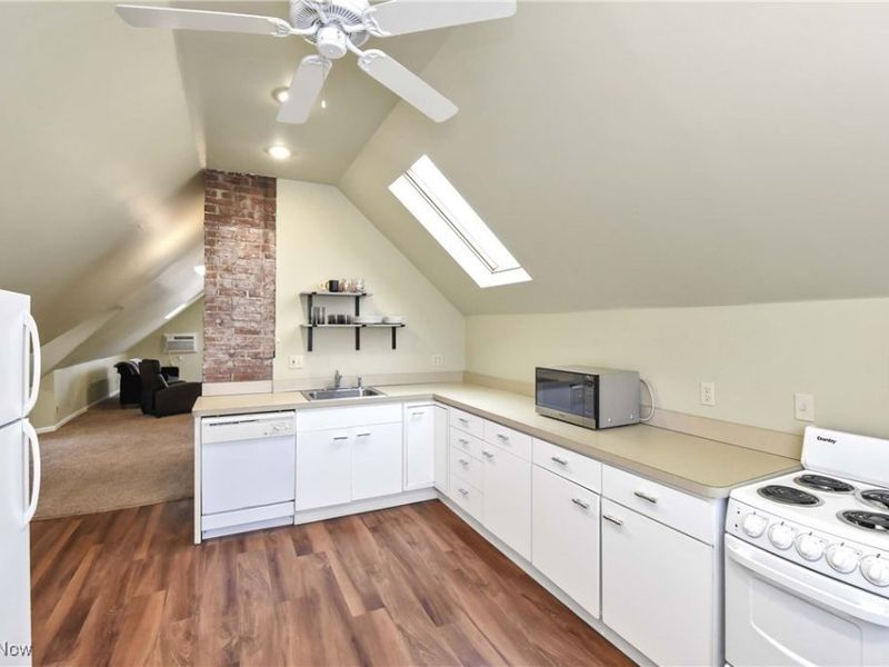 2477 Lee Road, Cleveland Heights, OH 44118 Photo 6