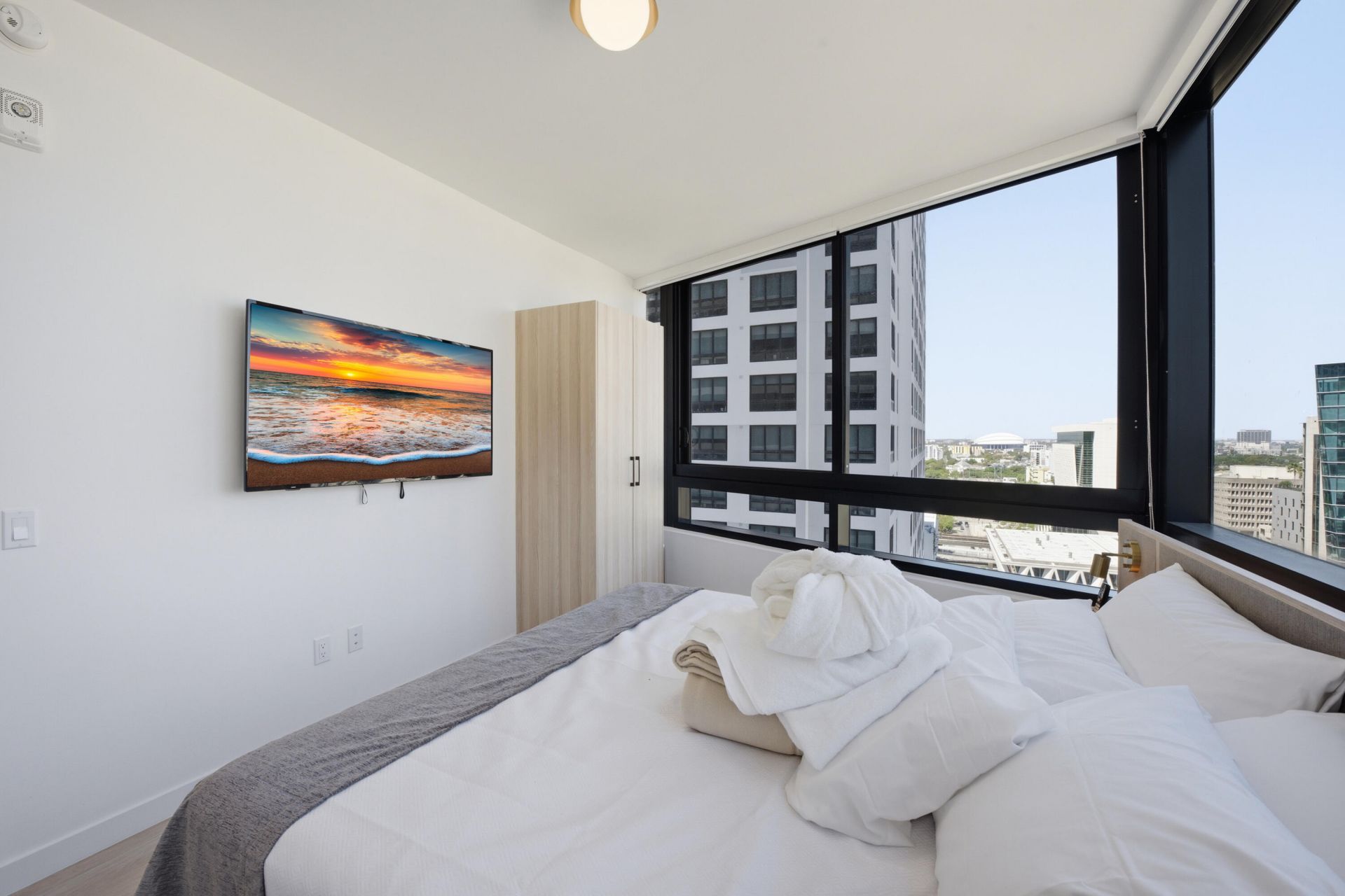 225 N Miami Avenue, Unit 2002, Miami, FL 33128 Photo