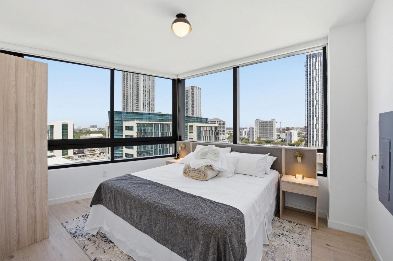 225 N Miami Avenue, Unit 2002, Miami, FL 33128 Photo