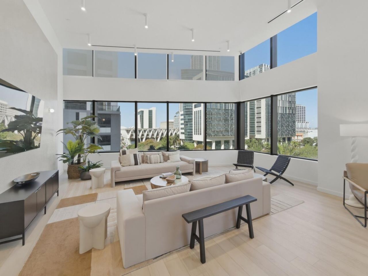 225 N Miami Avenue, Unit 2002, Miami, FL 33128 Photo