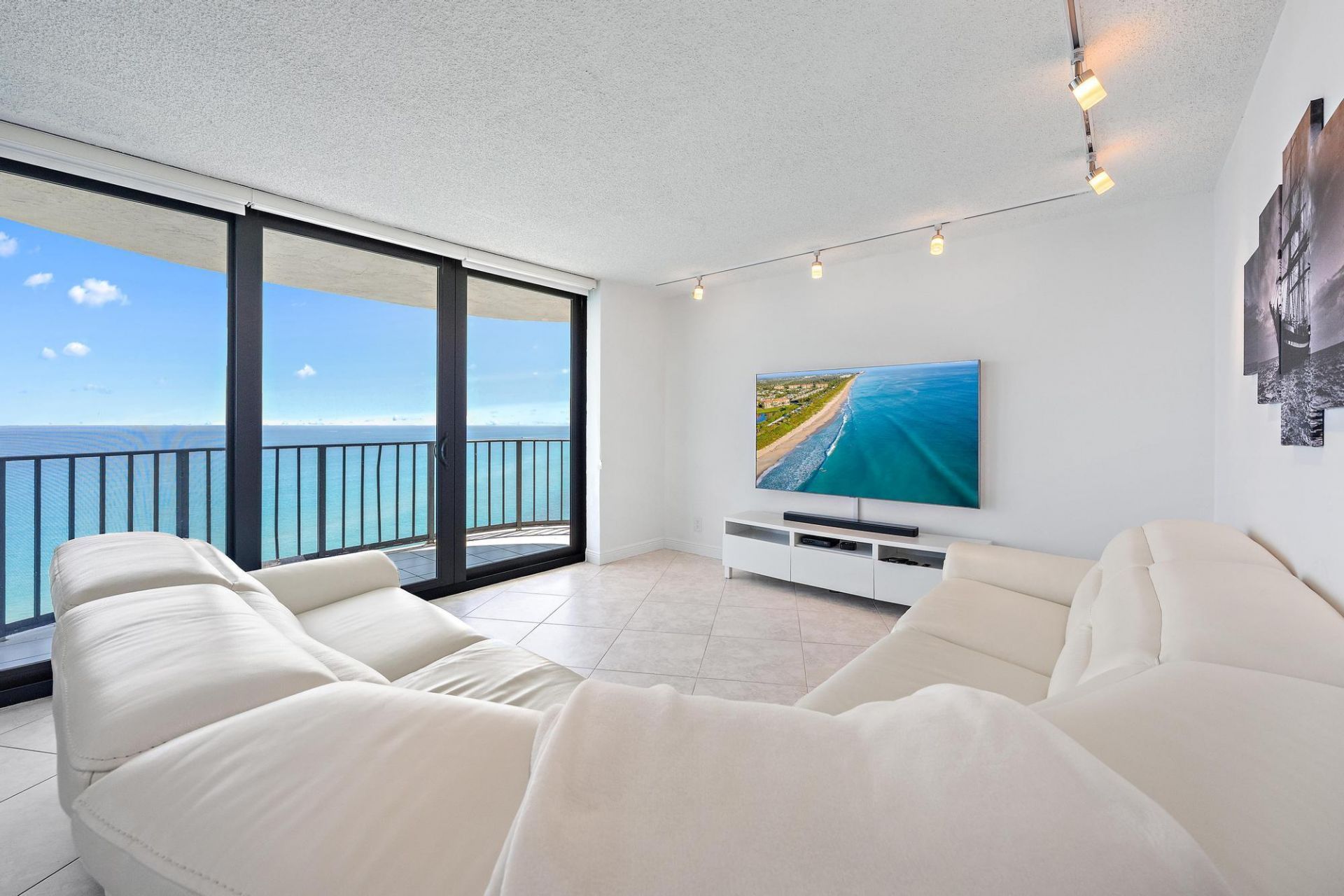 5420 N Ocean Drive, Unit Ph2, Riviera Beach, FL 33404 Photo