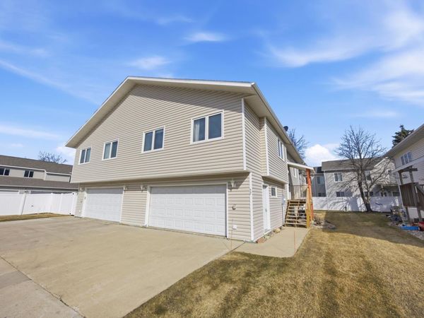 52 Pinewood Boulevard , West Fargo, ND 58078