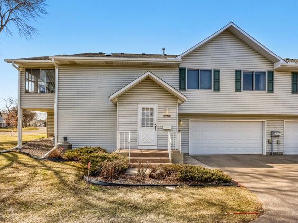 3716 Gershwin Lane N, Oakdale, MN 55128