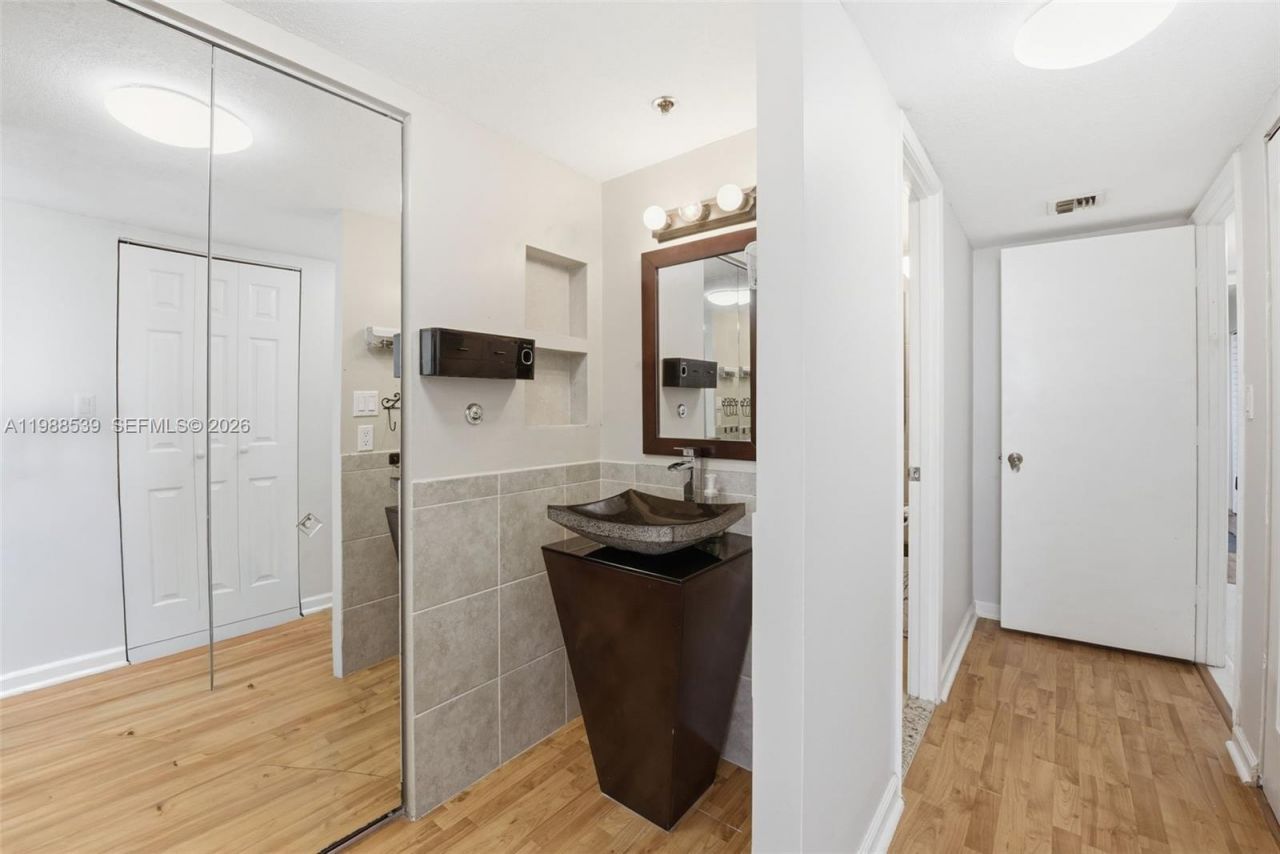 20225 NE 34th Ct , Unit 2218, Aventura, FL 33180 Photo