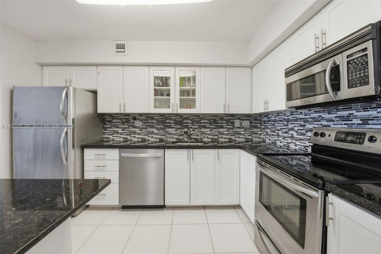 20225 NE 34th Ct , Unit 2218, Aventura, FL 33180 Photo